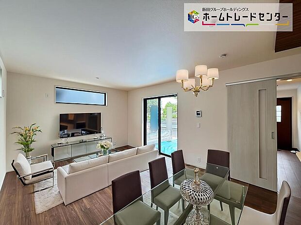 【☆Living　Room☆ 】☆Living　Room☆
会話が弾むリビング、料理が愉しくなるキッチン。家は、ただ生活する場ではなく、暮らしを愉しく、快適にする場所。笑顔の毎日、安らぎの日々のために、最新の（家具はCGです）