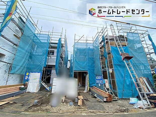 【前面道路含む現地写真】☆一戸建ての大きなメリットは、「自分の土地」を自由に使えること。好きなペットが飼えるほか、ガーデニングやＤＩＹ、車やバイクの手入れなど様々な趣味を楽しめます♪
