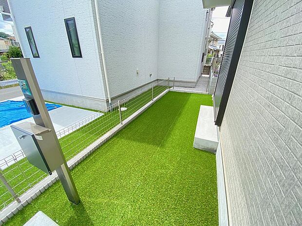 【庭】戸建て住宅ならではの長所《お庭》付!お子様と遊んだり家庭菜園を始めてみたり…。お家時間が益々充実しそうですね♪
