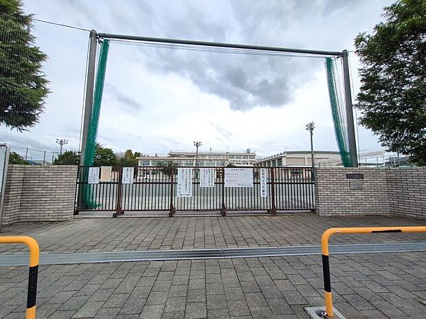 福生市立福生第二小学校(約1,100m)