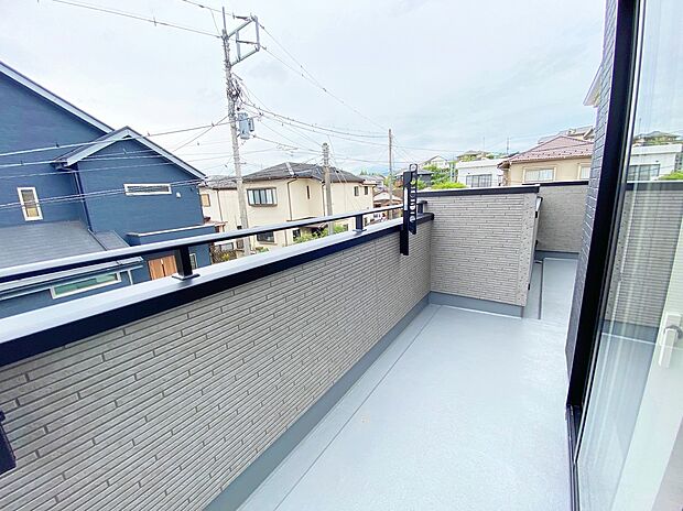【☆Balcony☆ 】【本日、ご内覧できます!】≪お家は見るのが一番!お気軽ご見学ツアー開催中♪≫
飯田グループHDの施工→直営販売窓口の【ホームトレードセンター】による一括安心サポート!