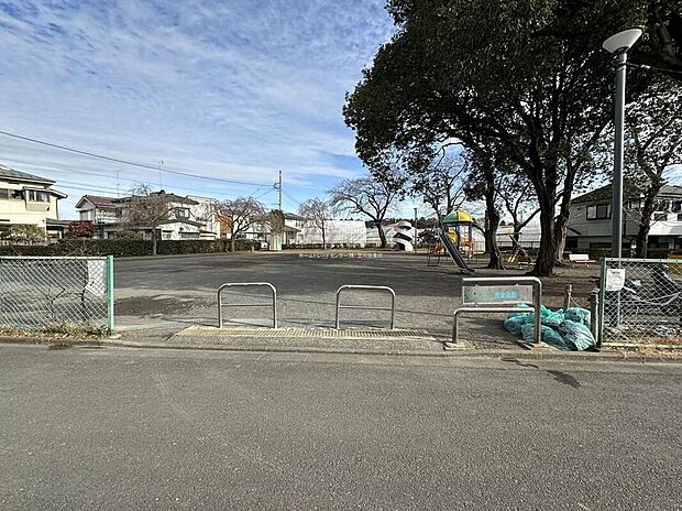 あげば児童遊園（約1,100m）