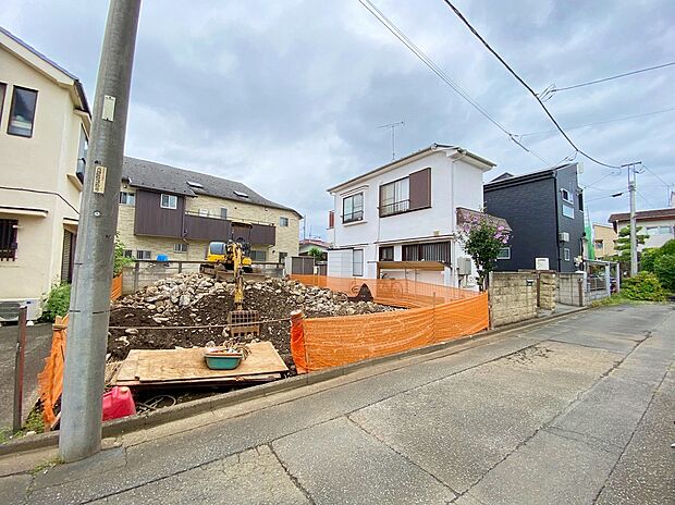 【現地外観写真】☆一戸建ての大きなメリットは、「自分の土地」を自由に使えること。好きなペットとの暮らし、ガーデニングやDIY、車やバイクの手入れなど様々な趣味を楽しめます♪