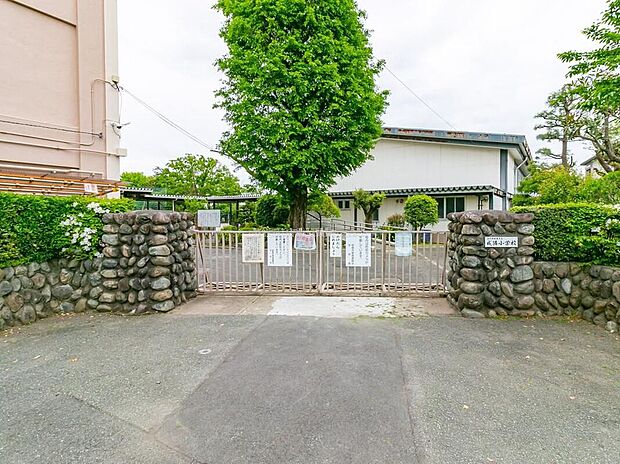 昭島市立成隣小学校(約600m)