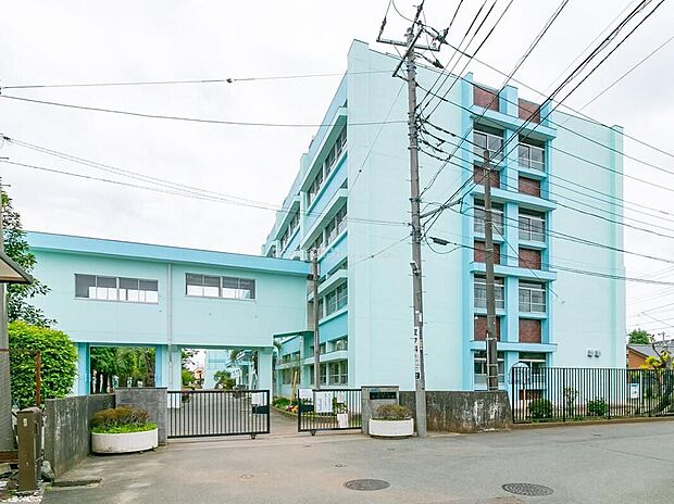 昭島市立清泉中学校(約400m)