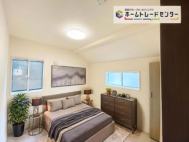 【☆Room☆ 】~Room~
2面採光を確保した明るい室内は、風通しも良く、大変居心地の良い空間となっております。爽やかな風を感じて起きる朝は、快適生活の始まりに!(家具はCGです