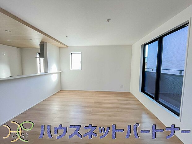 家族の温かさと陽光の暖かさ、楽しい毎日と明るい未来を予感させる「空間が織り成すひとつ先の住み心地」を演出します。