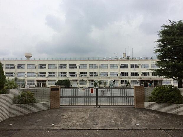 中川北小学校(約350m・徒歩5分)