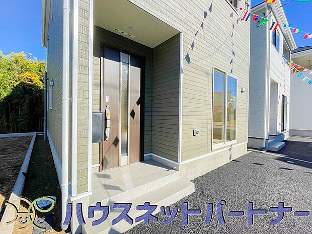 【玄関】玄関の扉を開けると家族の待つお家。幸せを感じる瞬間です。