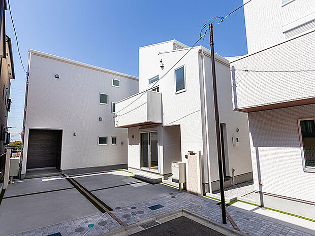 【ブランピュール東山田 現地 2026.03.16】地盤改良工事の実施により、20年間の品質保証を行う安心地盤サポートシステムを提供。建物は第三者機関の厳しい目で品質をチェック。JIOによる3回の現場検査と10年間の瑕疵担保責任保険に加入。