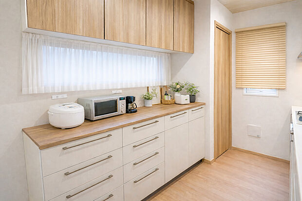 施工例キッチン リビングを見渡しながら料理が楽しめる対面キッチン