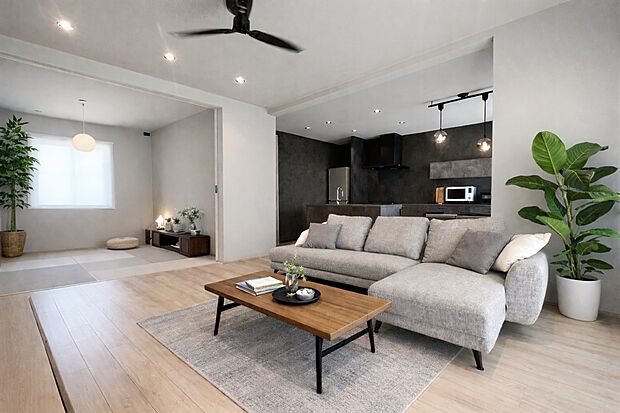 【リビング（施工例）】家族がくつろぐ開放的なリビング