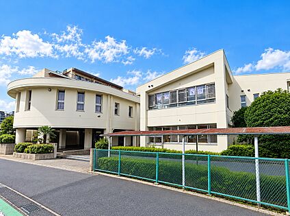 塚田公民館 約650m(徒歩9分)