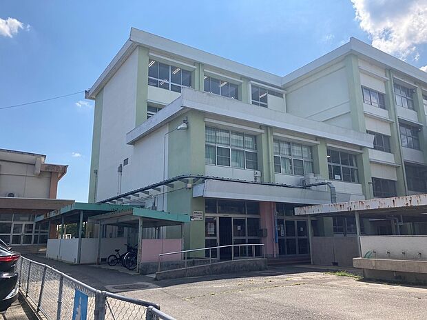 鈴鹿市立千代崎中学校(約1,700m)