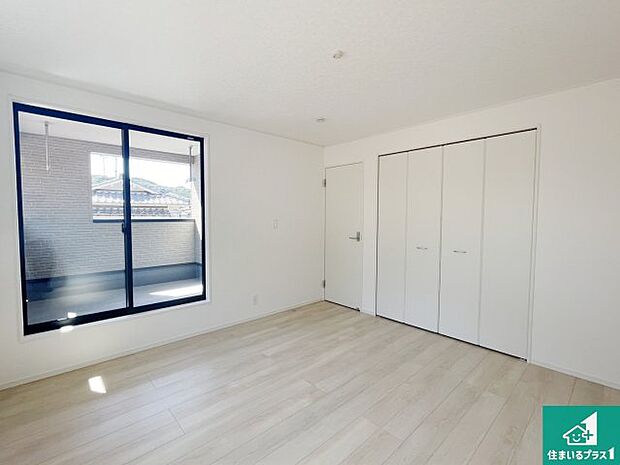 【洋室】シンプルな洋室は、自分好みのインテリアが楽しめます♪ご家族とインテリアや家具を選びに行くのは新築購入時の醍醐味の一つです。ぜひお楽しみください♪!