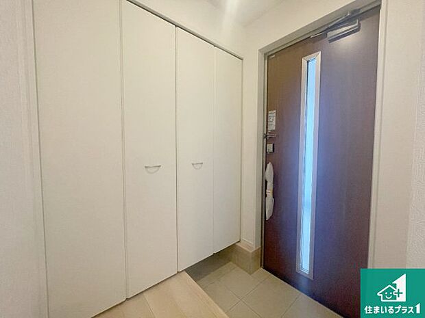 【玄関】シューズボックスにはたくさんの靴が収納できるので玄関周りはいつもスッキリ！ご家族が増えても安心！