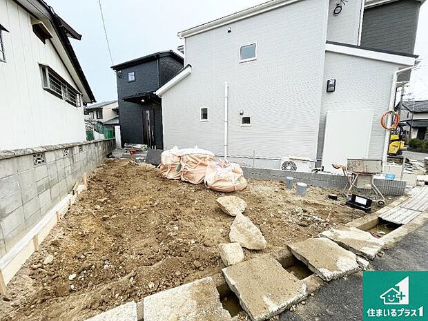 【外観】現在建築中！落ち着いた街並みで新生活を始めることが出来そう！周辺の物件も併せてご紹介させて頂きます！