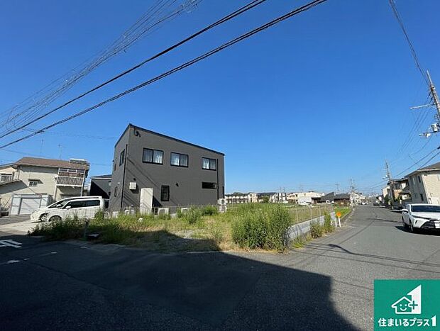 【外観】周辺は落ち着いた街並みの住宅地！子育てがしやすい住環境です！まだ未完成ですが、現地でしかわからない事もございます。是非一度ご覧ください。