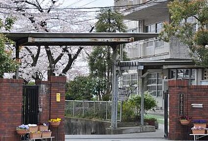京都市立旭丘中学校 徒歩1040m