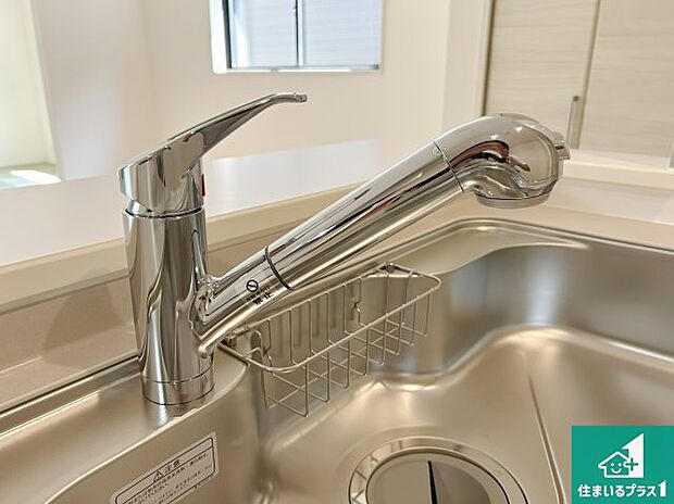 【キッチン水栓】浄水器を内蔵!炊飯時、お茶を作る時に安心してお水を使えます!お湯と冷水、浄水と原水、シャワーの切替えもワンタッチです!