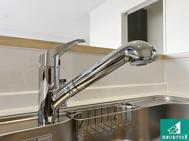 【キッチン水栓】浄水器を内蔵！炊飯時、お茶を作る時に安心してお水を使えます！お湯と冷水、浄水と原水、シャワーの切替えもワンタッチです！