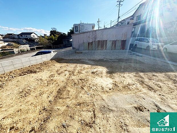 【外観】周辺は落ち着いた街並みの住宅地！子育てがしやすい住環境です！まだ未完成ですが、現地でしかわからない事もございます。是非一度ご覧ください。