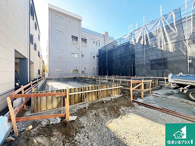 【外観】周辺は落ち着いた街並みの住宅地！子育てがしやすい住環境です！まだ未完成ですが、現地でしかわからない事もございます。是非一度ご覧ください。