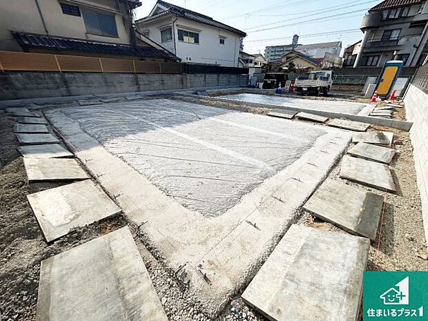 【外観】周辺は落ち着いた街並みの住宅地！子育てがしやすい住環境です！まだ未完成ですが、現地でしかわからない事もございます。是非一度ご覧ください。