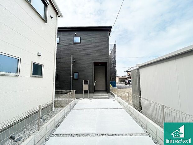 【外観】安心の10年保証！外観を美しく保ち、雨水で汚れを落とします！気になることがありましたら、お気軽にお問い合わせください！