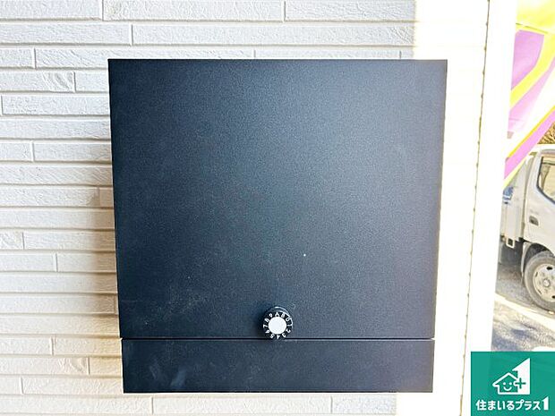 【外観】安心の10年保証！外観を美しく保ち、雨水で汚れを落とします！気になることがありましたら、お気軽にお問い合わせください！