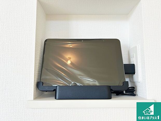 【防犯設備】声だけでなく来訪者の姿や顔がモニターで確認できるので、小さなお子様がいらっしゃるご家庭でも安心できます！