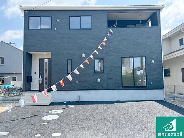 【外観】安心の10年保証！外観を美しく保ち、雨水で汚れを落とします！気になることがありましたら、お気軽にお問い合わせください！