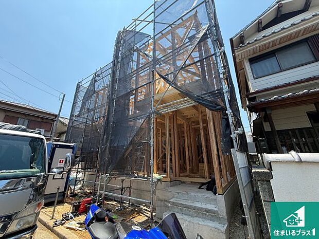 【外観】周辺は落ち着いた街並みの住宅地!子育てがしやすい住環境です!まだ未完成ですが、現地でしかわからない事もございます。是非一度ご覧ください。