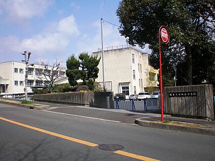 堺市立赤坂台小学校 徒歩800m