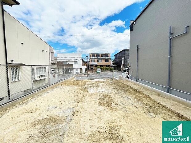 【外観】現在建築中!落ち着いた街並みで新生活を始めることが出来そう!周辺の物件も併せてご紹介させて頂きます!