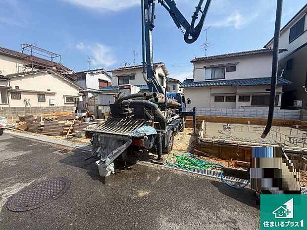 【外観】周辺は落ち着いた街並みの住宅地!子育てがしやすい住環境です!まだ未完成ですが、現地でしかわからない事もございます。是非一度ご覧ください。