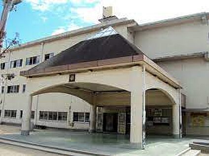 岸和田市立山直北小学校 徒歩680m