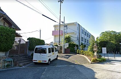 富田林市立川西小学校 徒歩755m