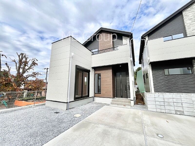 洗練された外観、上質な住空間が広がる室内は永く安心して過ごせる住居です。   