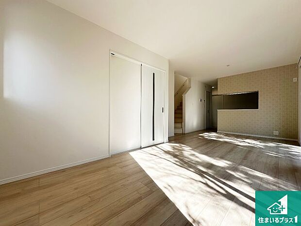 子供を見守りながらお料理が出来るため家族のコミュニケーションか増えます♪スペースが広く確保されている為お子様が大きくなったときは一緒に料理を楽しめます♪