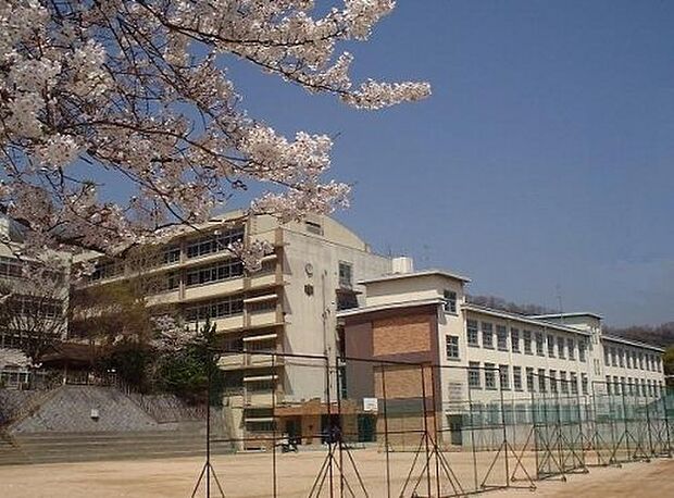 神戸市立夢野中学校
