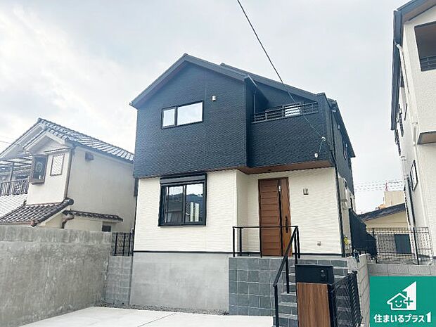 【外観】安心の10年保証!外観を美しく保ち、雨水で汚れを落とします!気になることがありましたら、お気軽にお問い合わせください!