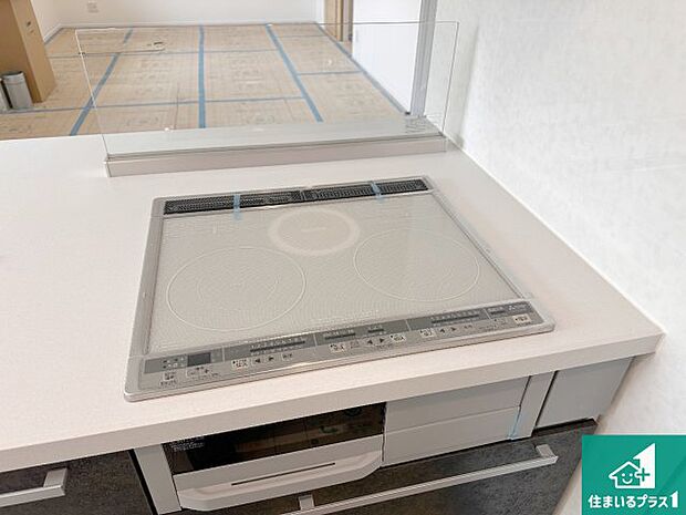【IHコンロ】火を使わないので、安心なＩＨコンロ！でこぼこが無い構造なので、掃除もしやすく清潔に保てます！