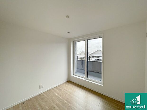 【洋室】収納スペースが充実しているので子供の成長に合わせてたくさん収納ができます!家族構成に合わせた様々な活用ができる収納!