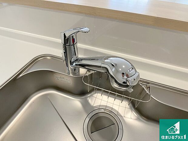 【キッチン水栓】浄水器を内蔵！炊飯時、お茶を作る時に安心してお水を使えます！お湯と冷水、浄水と原水、シャワーの切替えもワンタッチです！