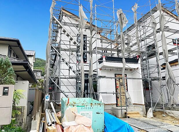 【外観】現在建築中！落ち着いた街並みで新生活を始めることが出来そう！周辺の物件も併せてご紹介させて頂きます！