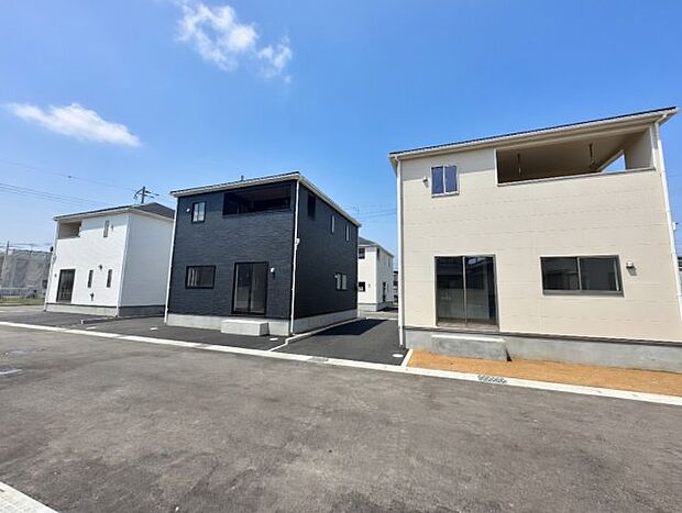 【外観】安心の10年保証!外観を美しく保ち、雨水で汚れを落とします!気になることがありましたら、お気軽にお問い合わせください!