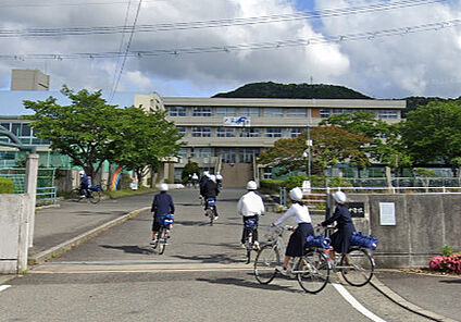 加東市立滝野中学校 徒歩360m