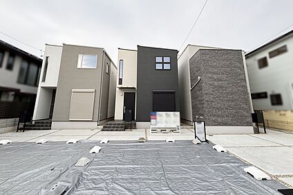 【Photo/（右から1号地）外観】