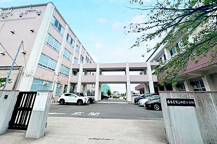 中根小学校 約260～275ｍ(徒歩4分)